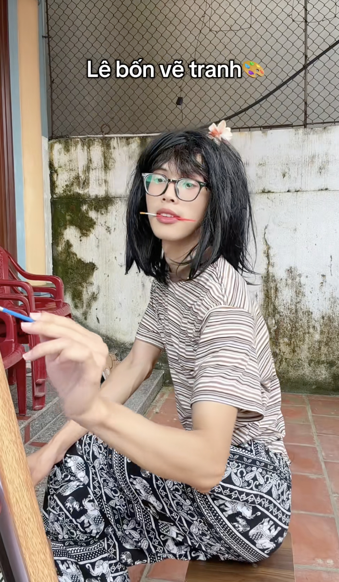 Cả TikTok hóa Lê Bống: Miệng ngậm cọ, tay tô màu, mắt nhìn xa xăm