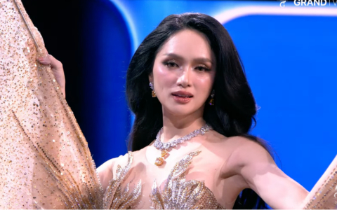 Hương Giang thần thái trong phần thi dạ hội 