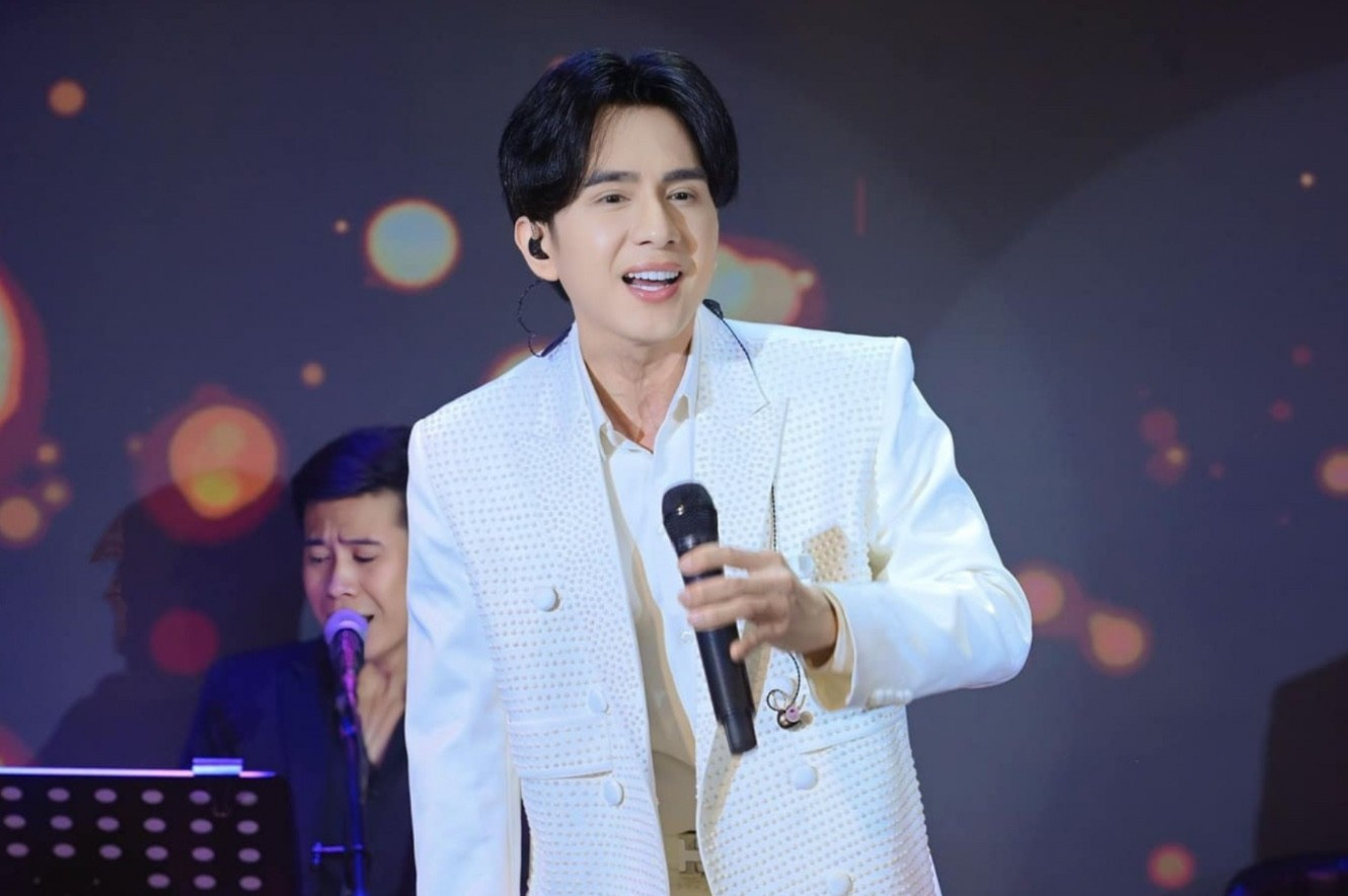 Đan Trường là một trong những biểu tượng nhạc Việt, duy trì độ nổi tiếng suốt 30 năm