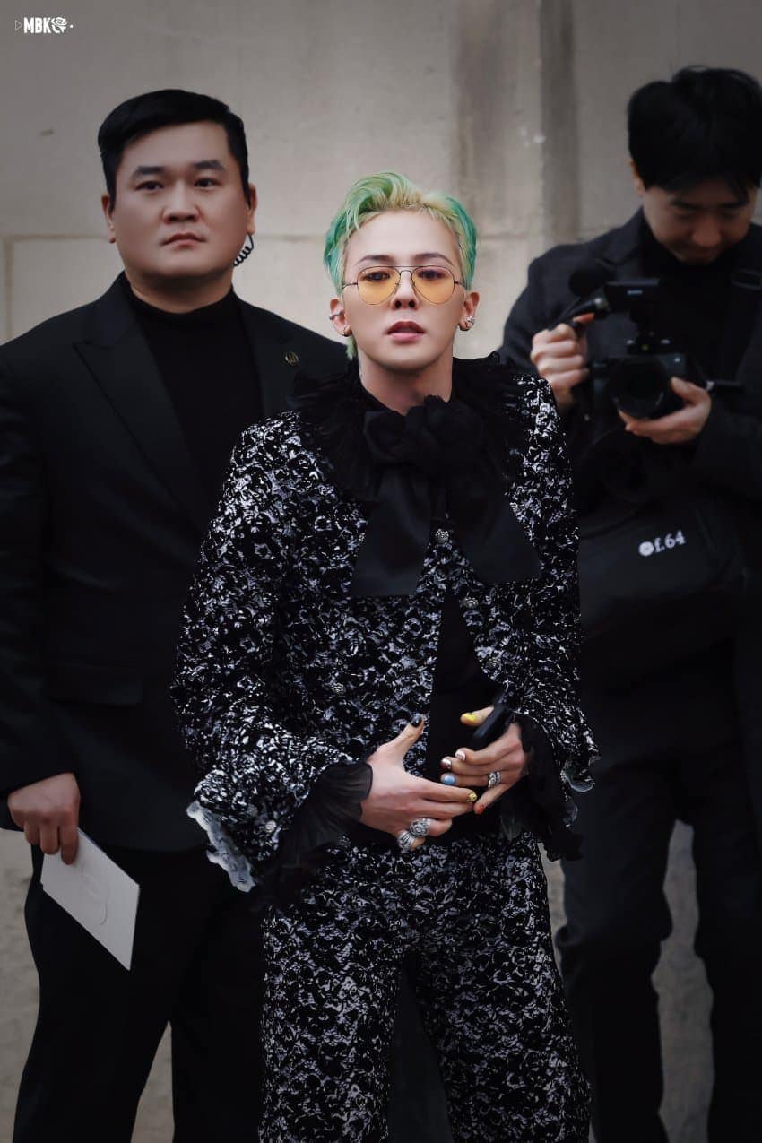 G-Dragon đứng thứ hai trong bảng xếp hạng Forbes Korea Power Celebrity, chỉ xếp sau BTS và là nghệ sĩ solo có thứ hạng cao nhất