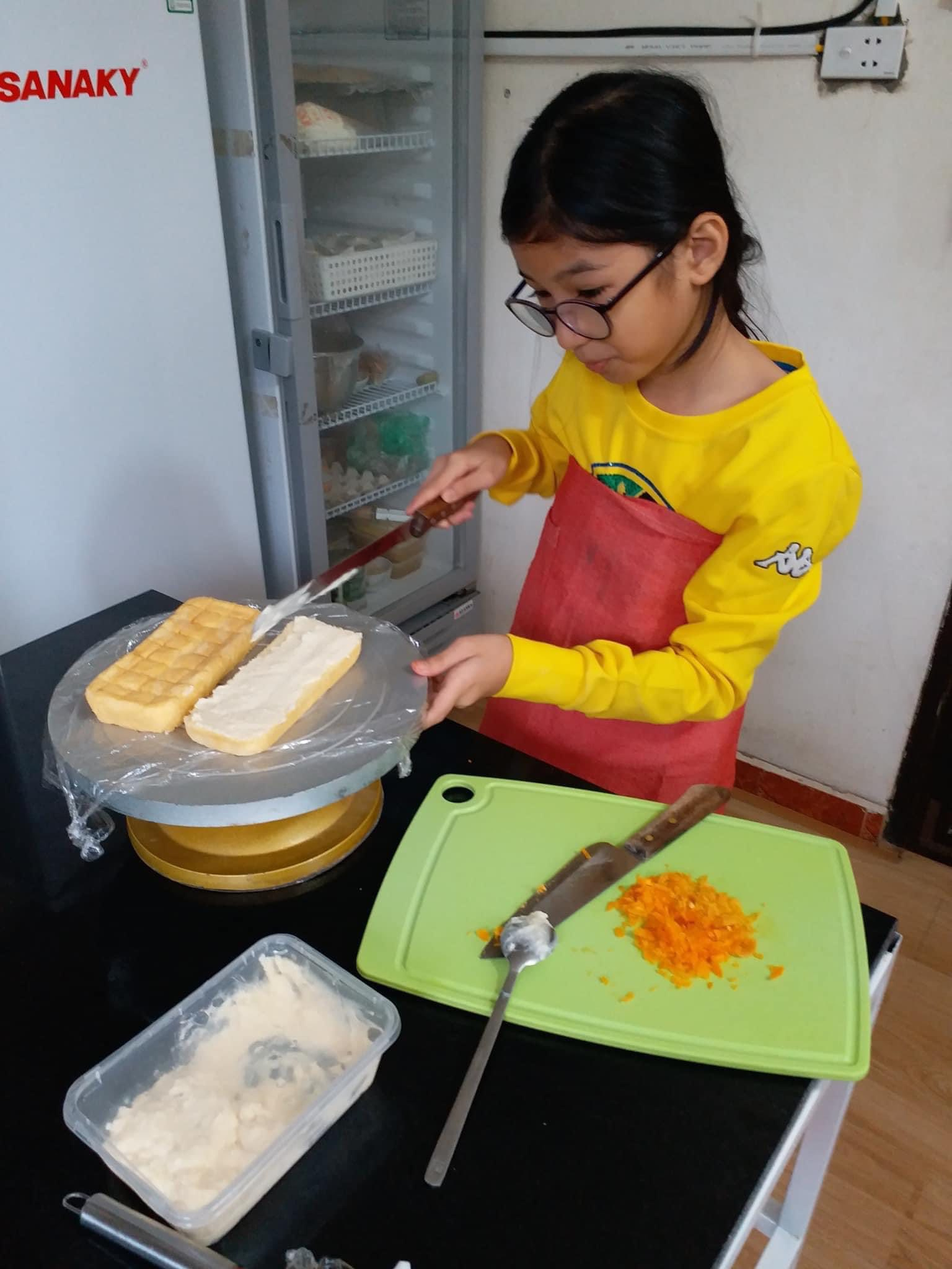 Loạt ảnh hồi bé của hội tiểu thư Việt đang