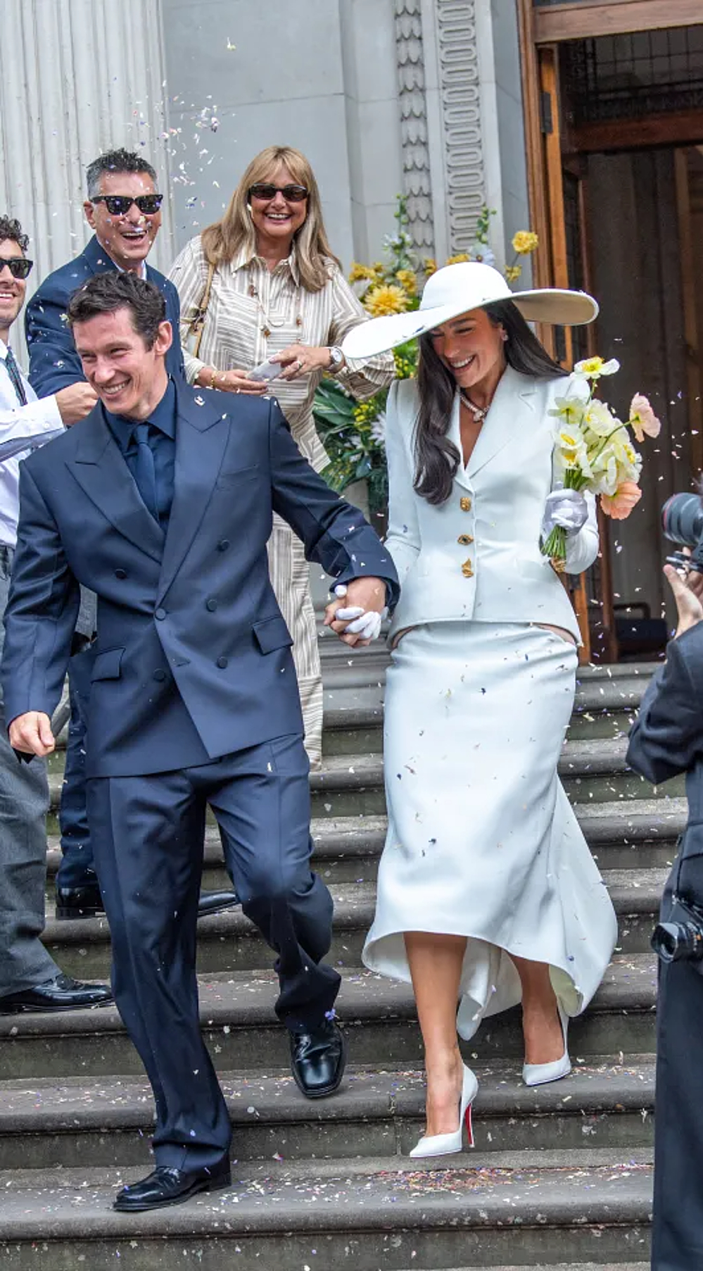 Đám cưới tại tòa thị chính của Dua Lipa - Callum Turner đang gây sốt toàn cầu. Ảnh: Instagram