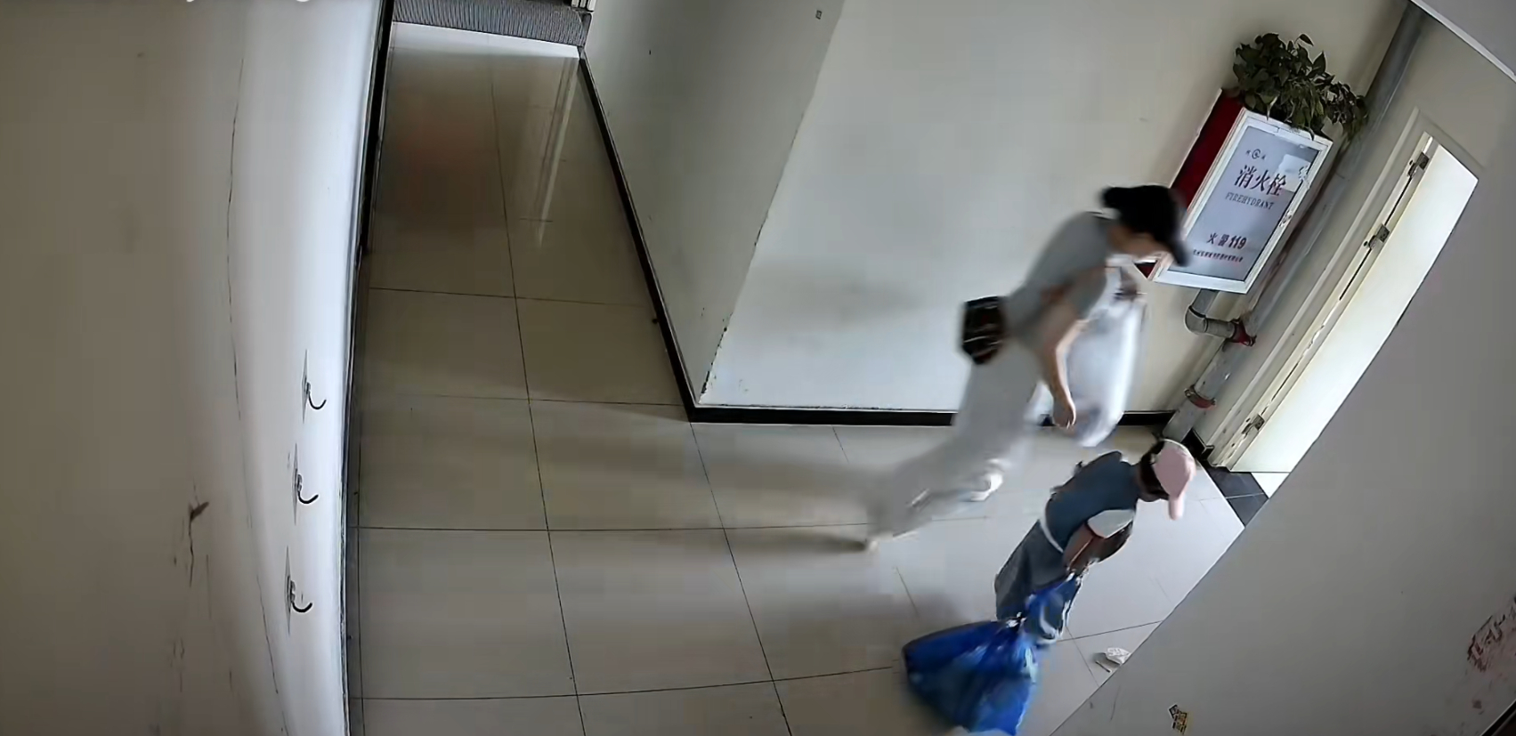 Mẹ cô bé cũng ủng hộ hành động của con mình