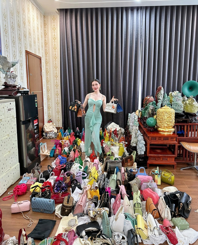Phú bà miền Tây chơi kim cương, đồ hiệu đổ đống, sống trong lâu đài, nhưng gọi là “sang” thì thôi nhé