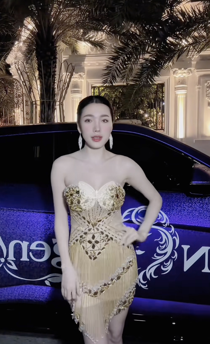 Phú bà miền Tây chơi kim cương, đồ hiệu đổ đống, sống trong lâu đài, nhưng gọi là “sang” thì thôi nhé