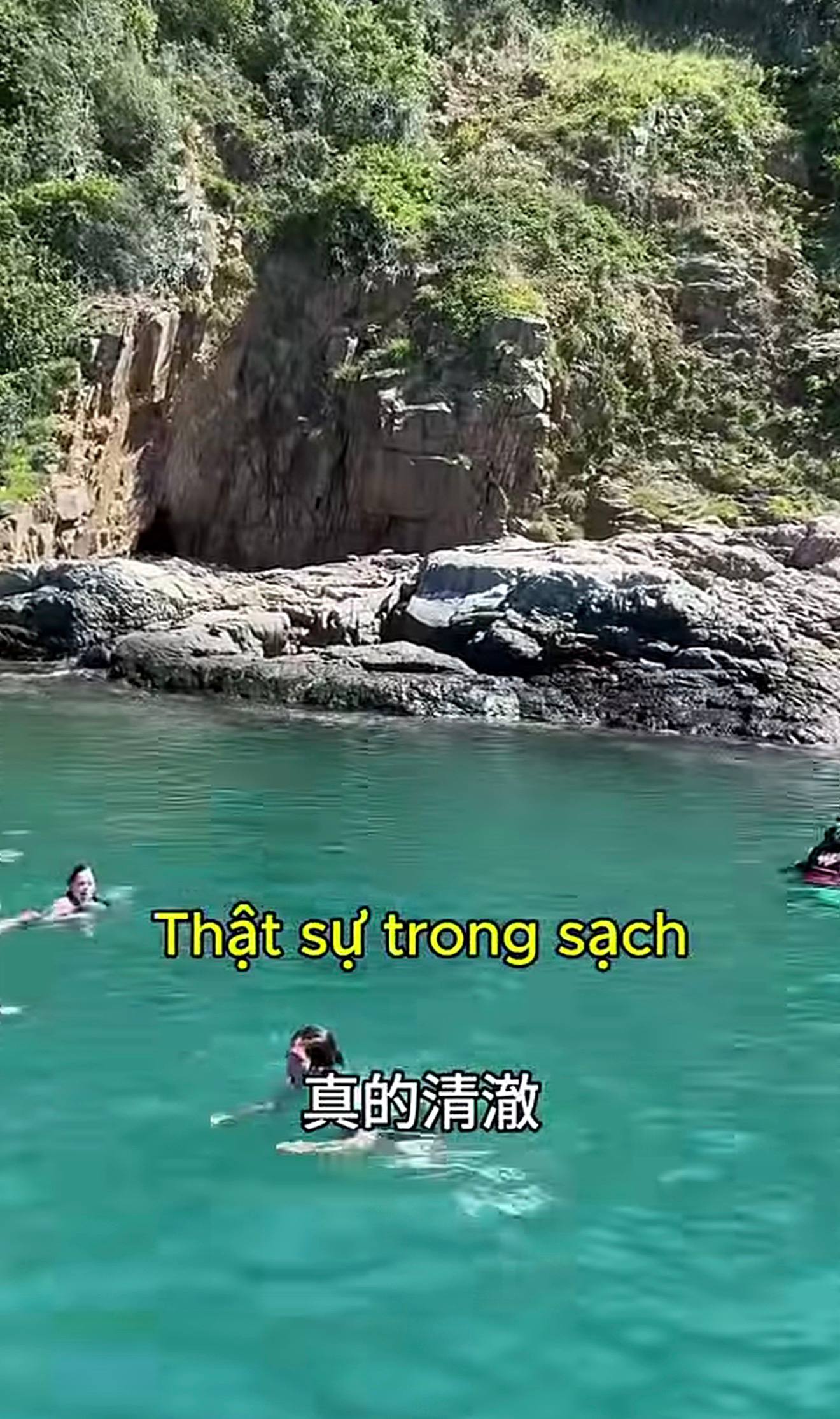 Khách Trung Quốc nể hoạt động du lịch ở Việt Nam: “Một chiếc thuyền thôi mà hoạt động gì cũng có”