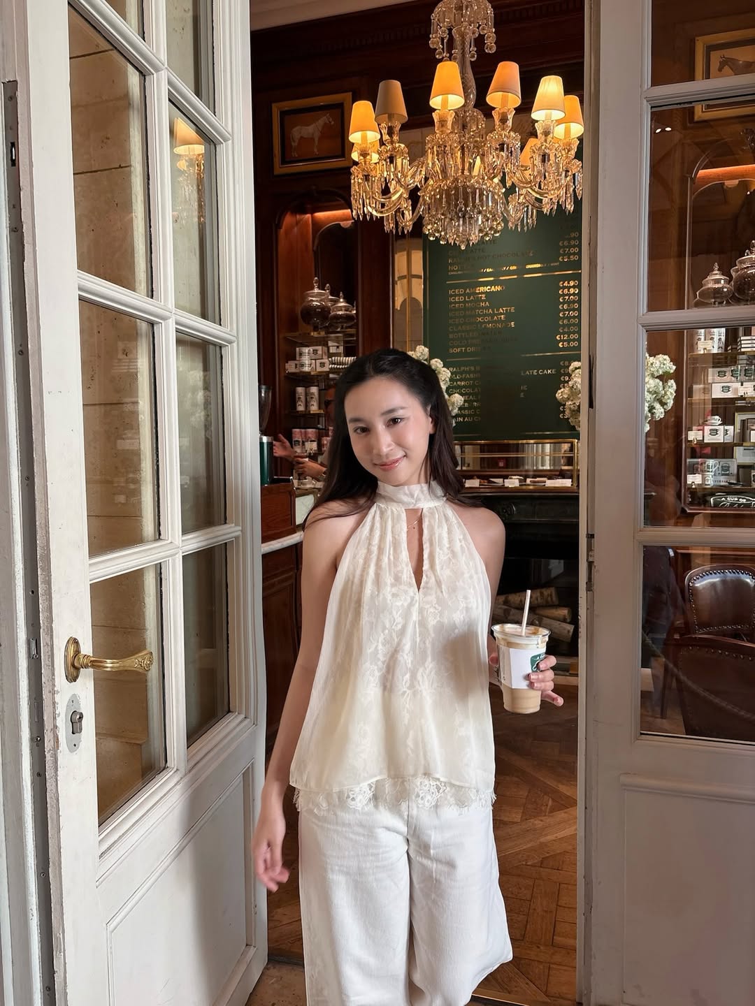 Mới đây nhất, Minh Thư Chloe khiến chị em