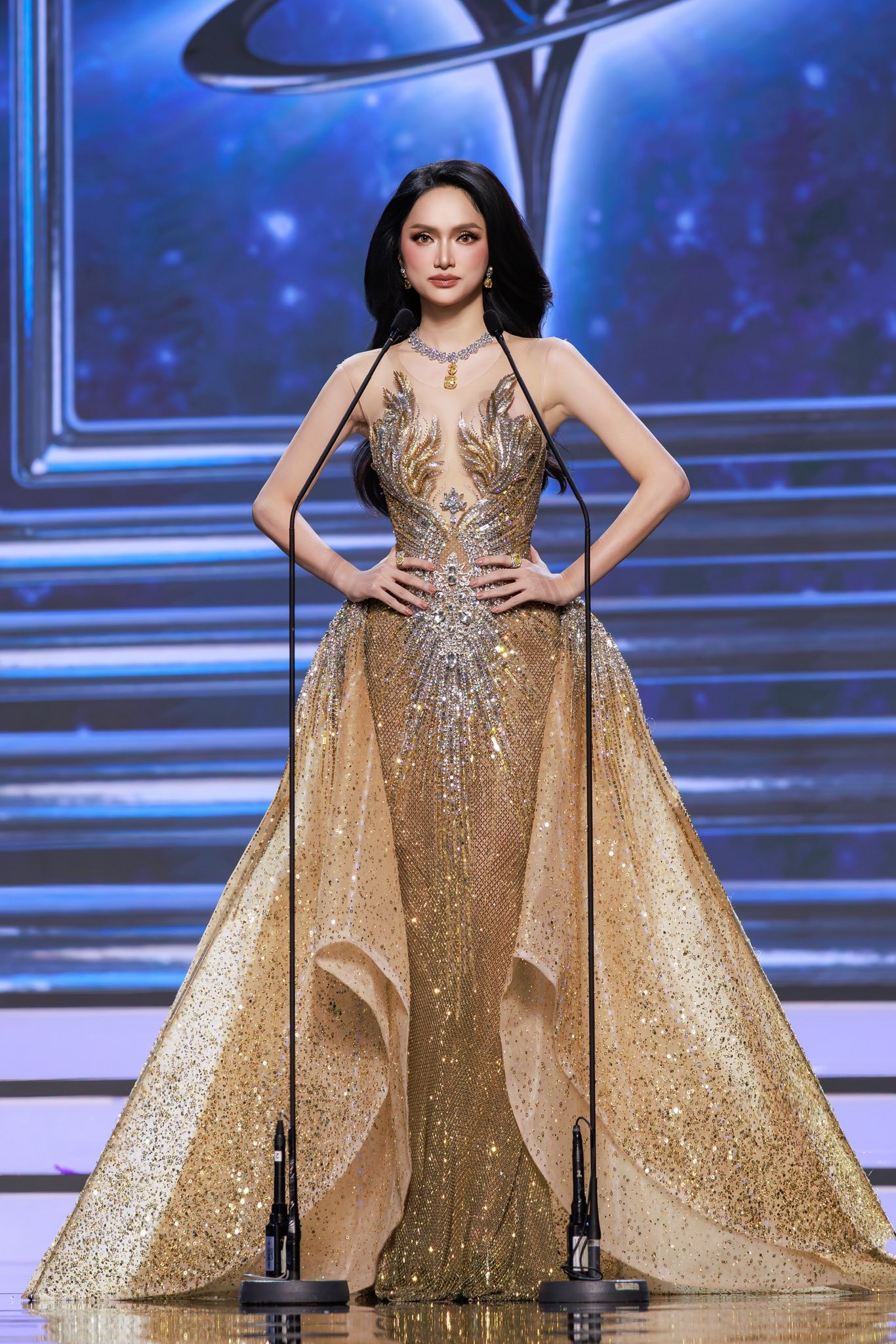 Hương Giang cho biết tiệc cảm ơn không thể mời hết khách mời nhưng cô sẽ bù đắp vào Fan Meeting sắp tới