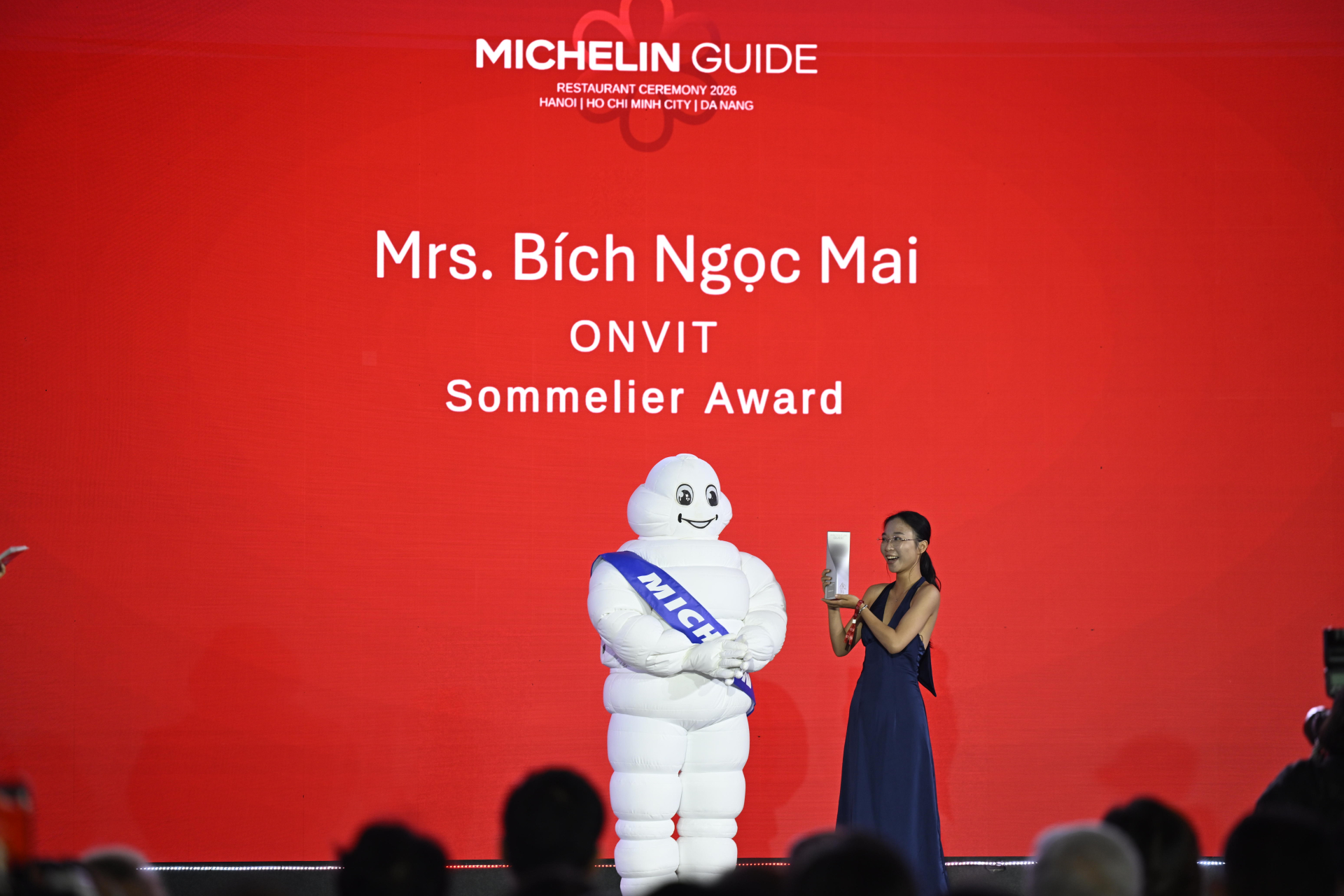 Michelin 2026 bùng nổ tranh cãi: Không hề có bánh mì trong danh sách Bib Gourmand, Bánh cuốn Bà Hoành lọt top gây khó hiểu