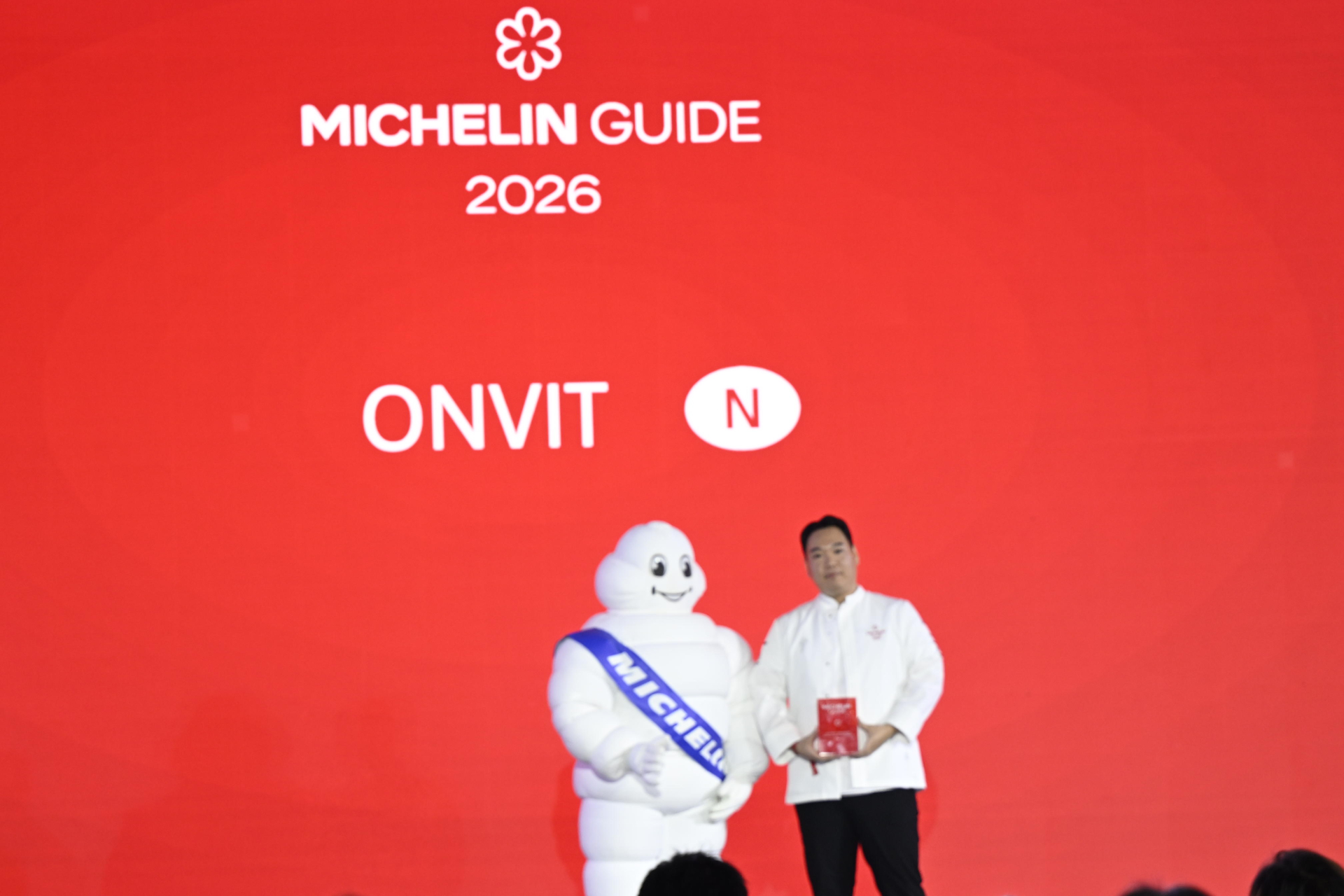 Michelin 2026 bùng nổ tranh cãi: Không hề có bánh mì trong danh sách Bib Gourmand, Bánh cuốn Bà Hoành lọt top gây khó hiểu