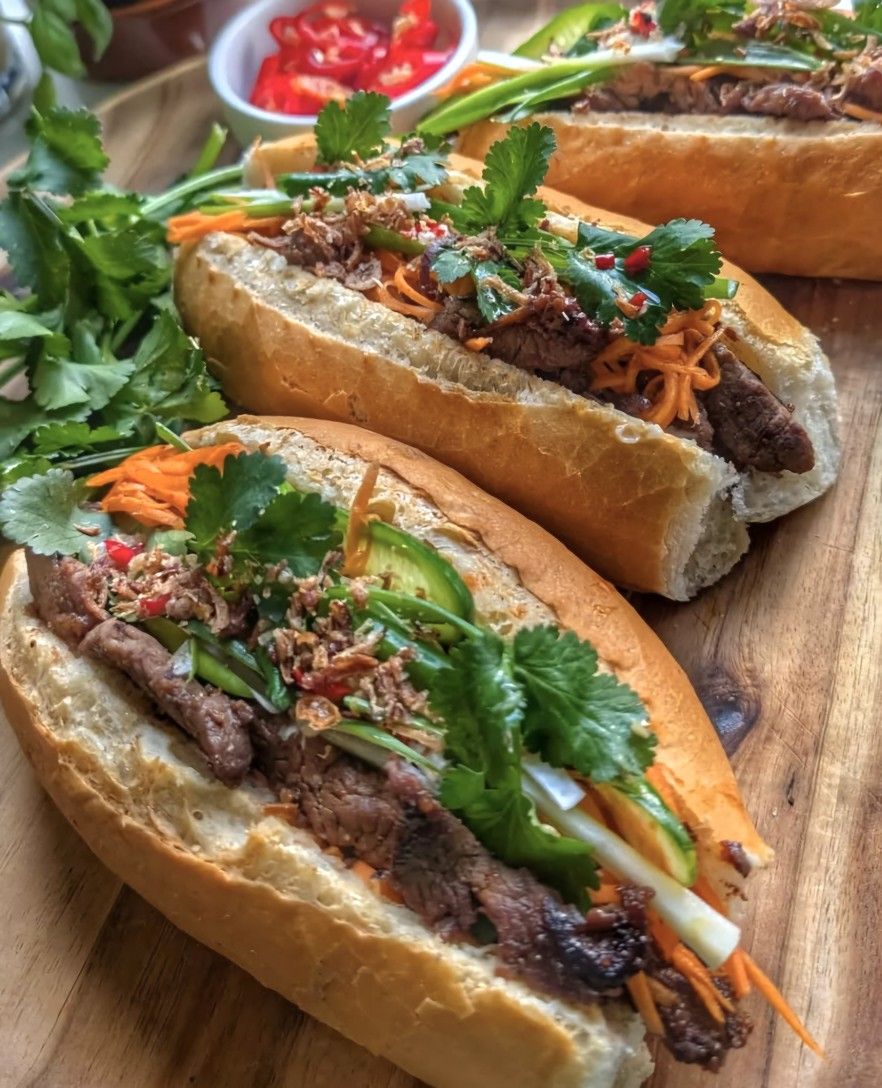 Bánh mì Việt Nam nổi tiếng toàn thế giới, có cả bài hát riêng mà vẫn bị Michelin ngó lơ?