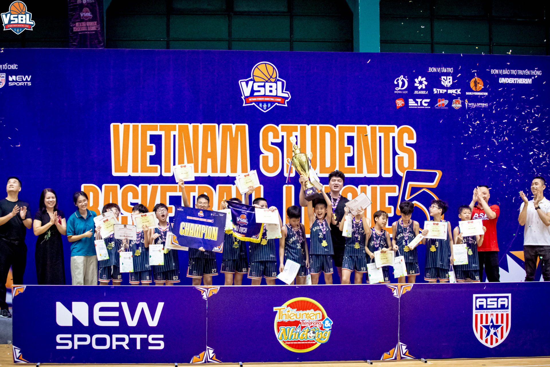 Ngôi vô địch nội dung nam hạng mục tiểu học thuộc về đội tiểu học Vinschool Smart City 