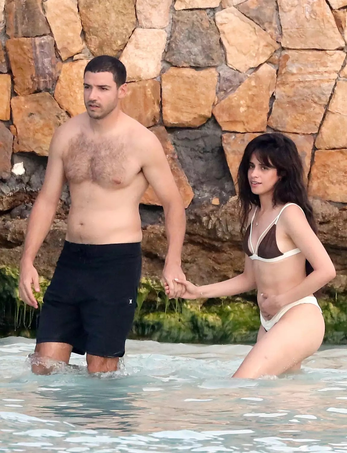 Camila Cabello và bạn trai tỷ phú Henry Junior Chalhoub đã đường ai nấy đi. Ảnh: Spread Pictures. 