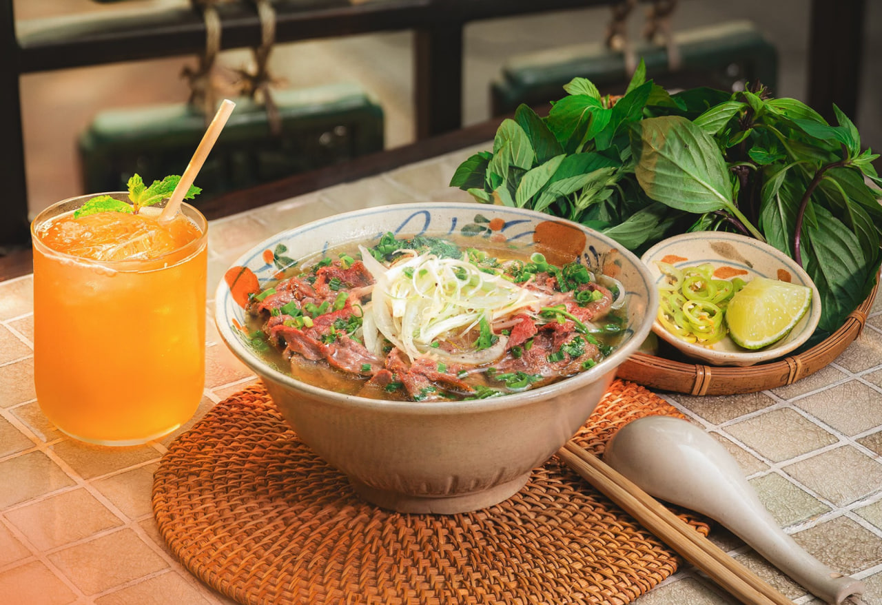 Hy hữu: Quán phở thông báo đóng cửa hôm trước, hôm sau được Michelin vinh danh