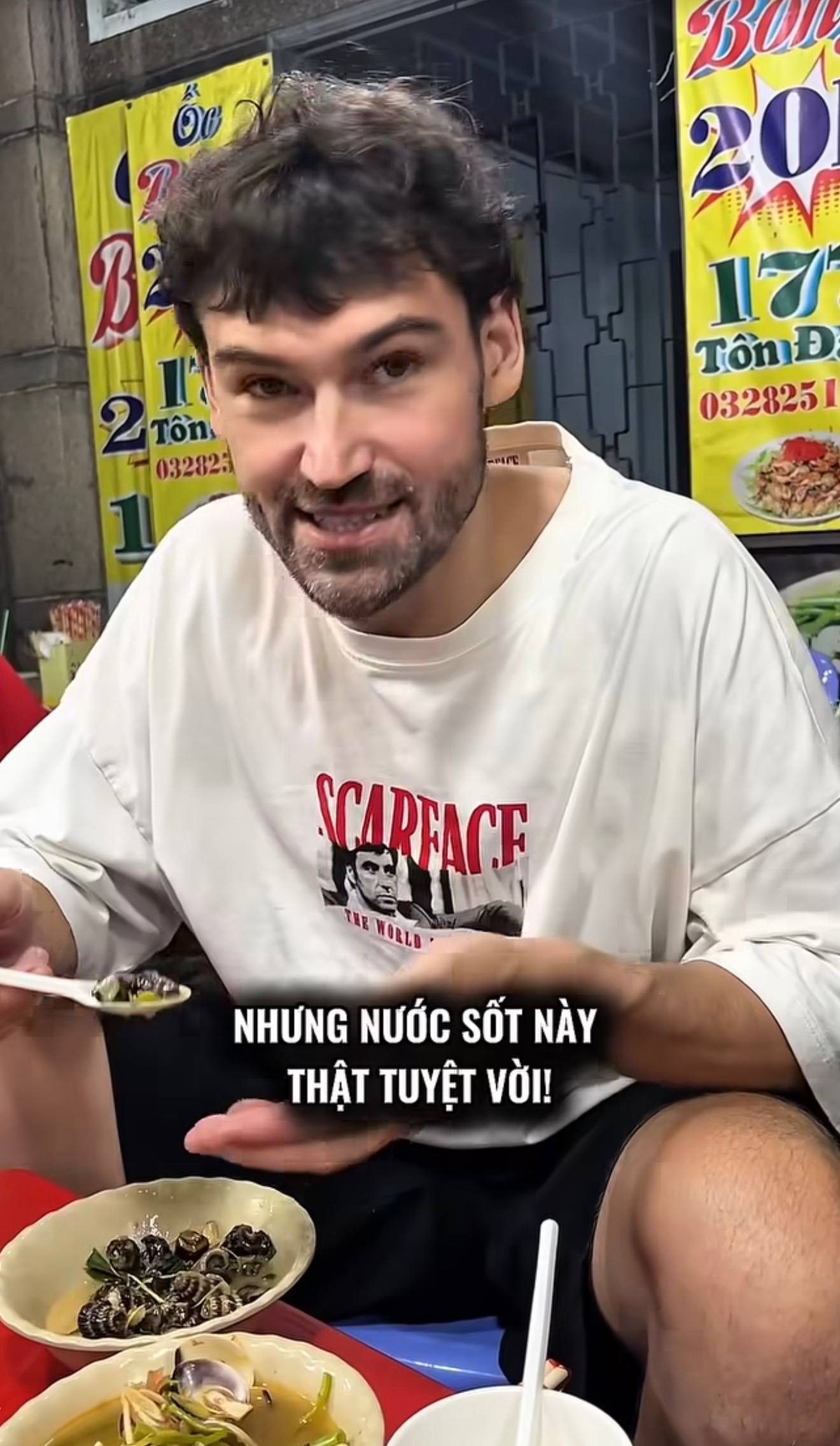Khách Nga 