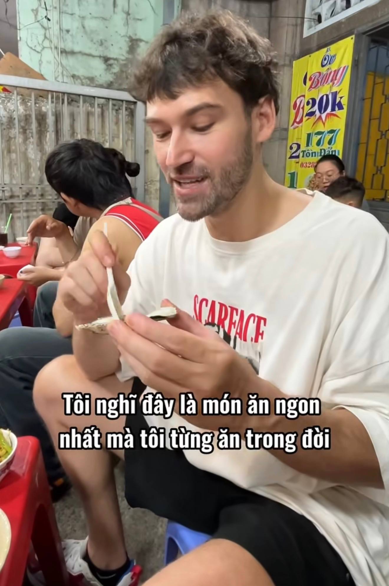 Khách Nga 