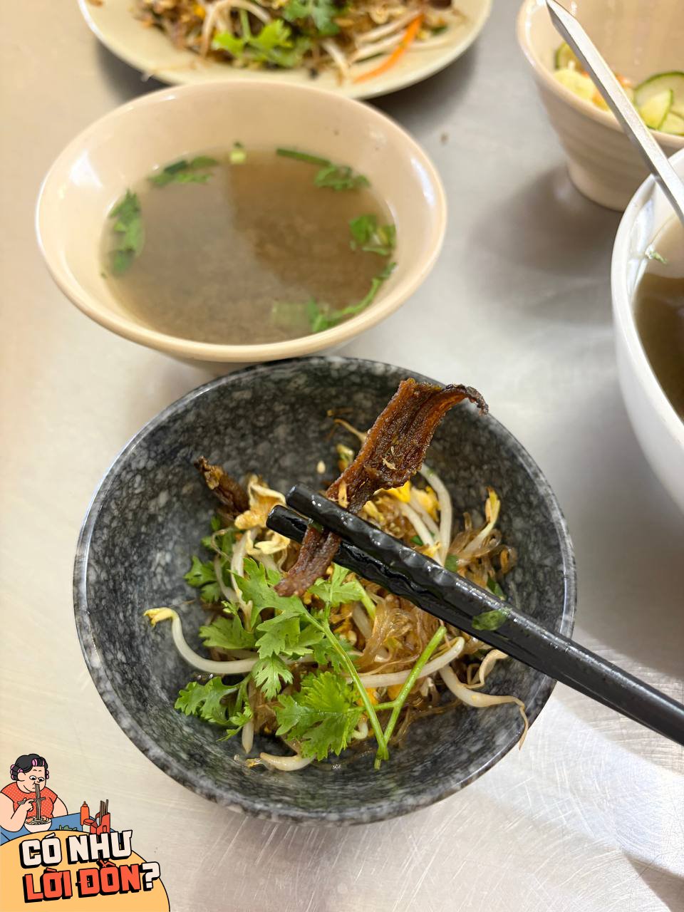 Phần lươn được chiên giòn vừa tới, thơm bùi, không hề khô cứng hay có mùi tanh