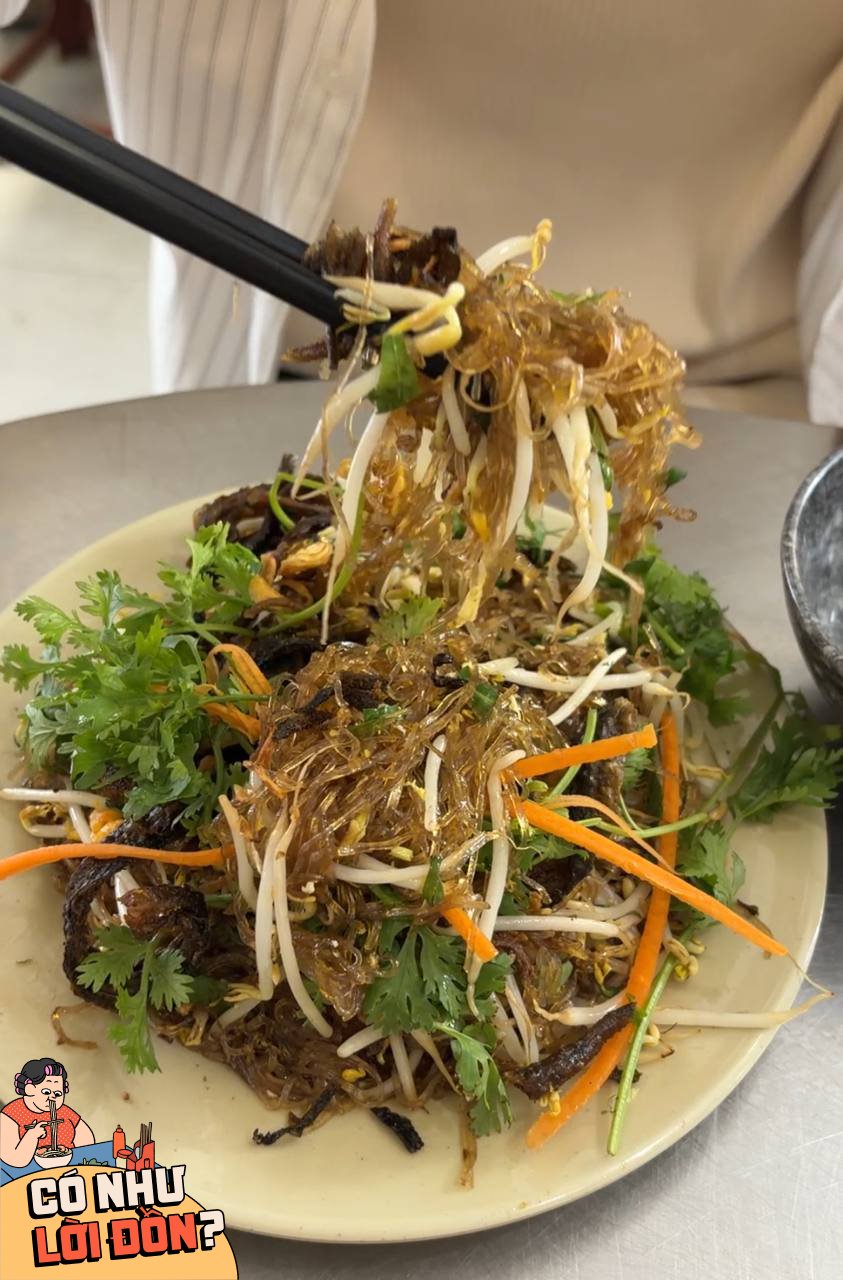 Quán miến lươn 40 tuổi 2 năm liên tiếp được Michelin Guide gọi tên, khách phải đợi 20 phút mới được ăn món gia truyền
