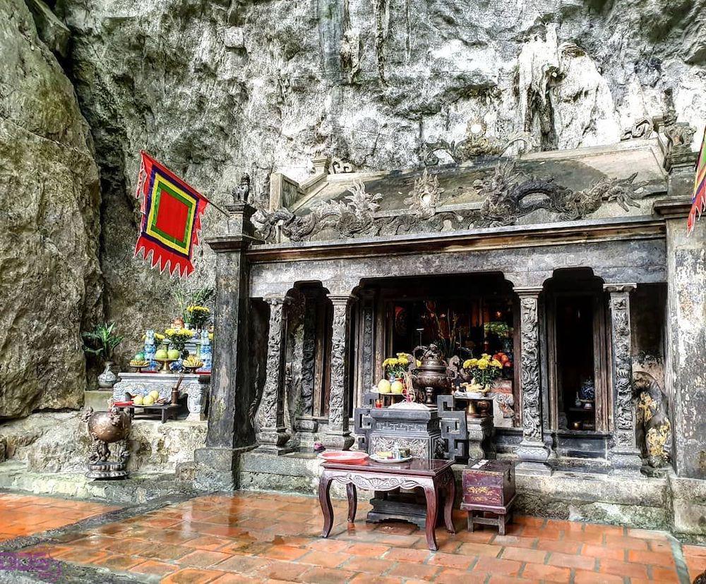 6 địa điểm tâm linh nổi tiếng bậc nhất Ninh Bình: Vượt 175 bậc đá, chạm tay vào di sản của 3 triều đại huy hoàng