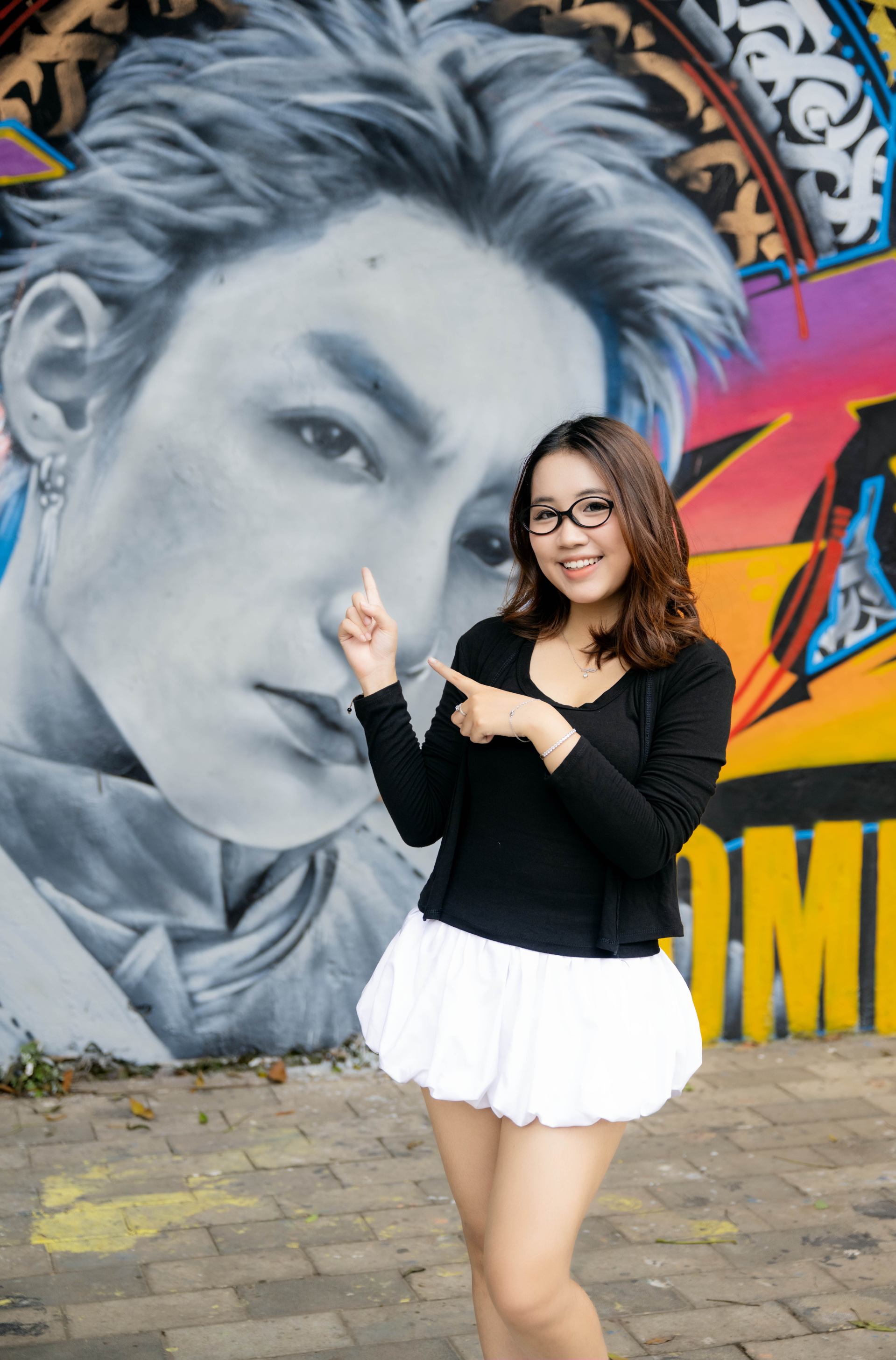 Hot hơn cả nắng hè Hà Nội: Bức tường graffiti Sơn Tùng M-TP ở Yên Phụ đang khiến Sky kéo nhau đến check-in rần rần