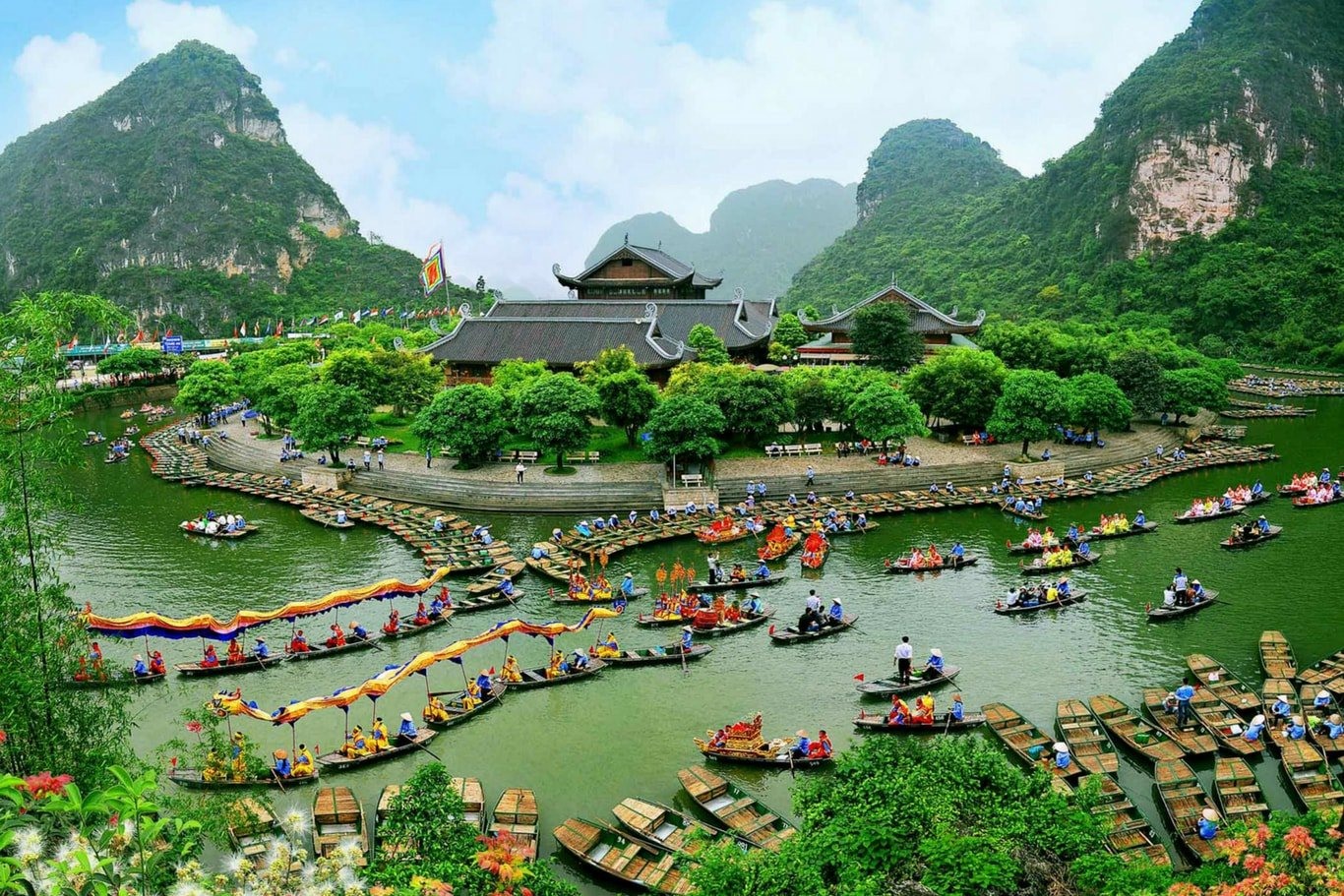 Du lịch Ninh Bình: Không cần một câu chuyện rùng rợn thất thiệt để thu hút đám đông hiếu kỳ!