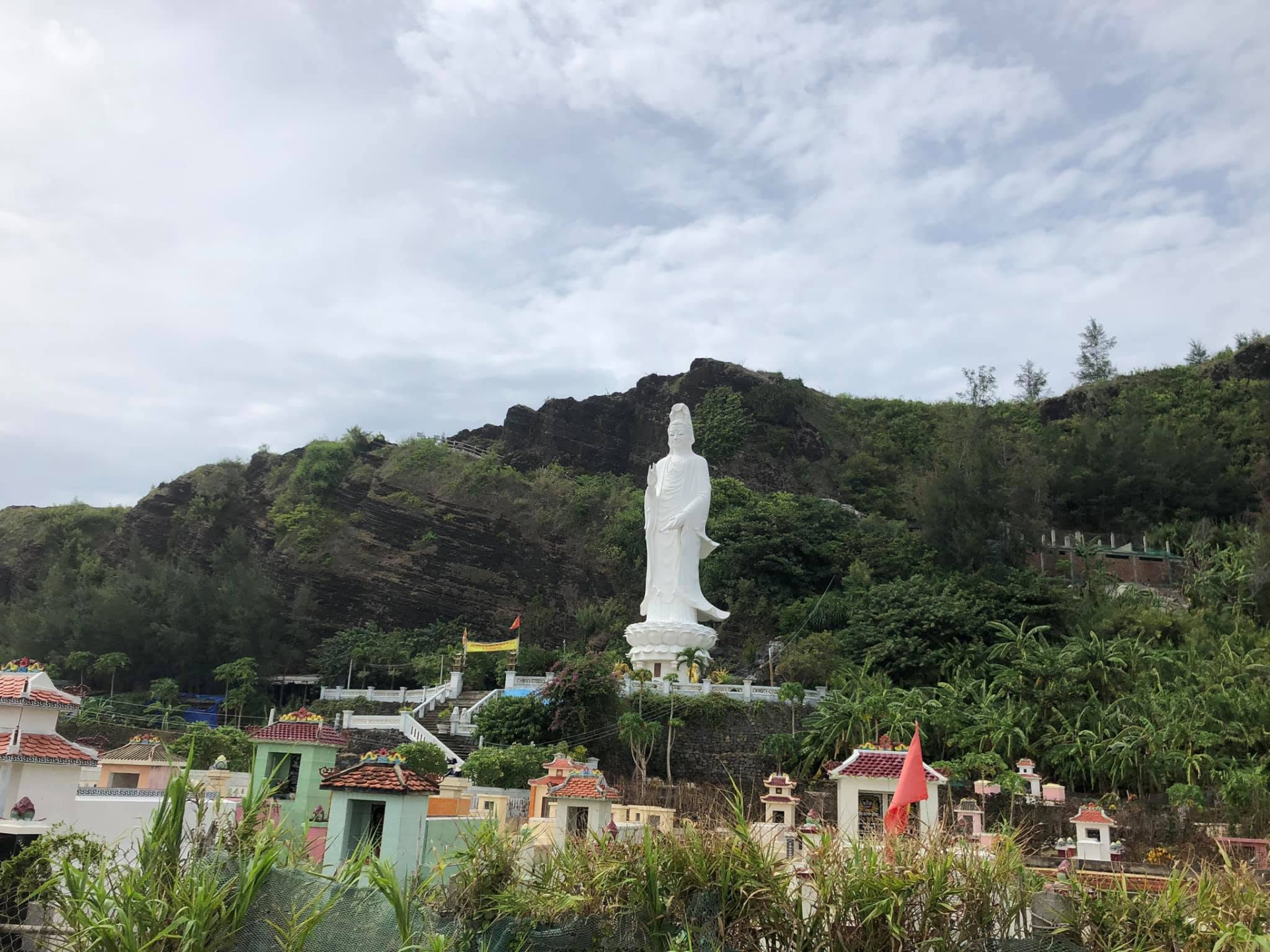 Việt Nam có một nơi sở hữu 10 ngọn núi lửa 30 triệu năm tuổi, nổi tiếng với đặc sản 