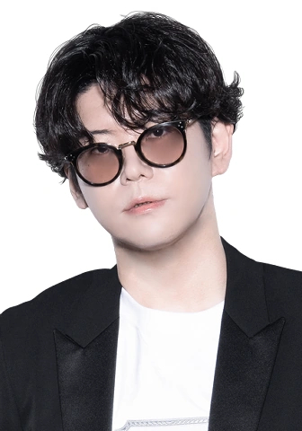 Kuwabara Satoru bị tố cáo che giấu việc đã có vợ con, lén lút ngoại tình với nhiều phụ nữ khác nhau. Ảnh: KoreaBoo. 