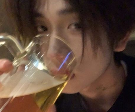 Uống nhiều rượu bia không chỉ hại gan, phá thận mà còn tăng nguy cơ ung thư dạ dày (Ảnh minh họa)