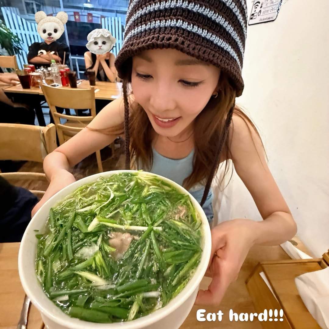 Mỹ nhân Hàn mê phở Việt, gọi bát phở ngập hành khiến dân tình gật gù: