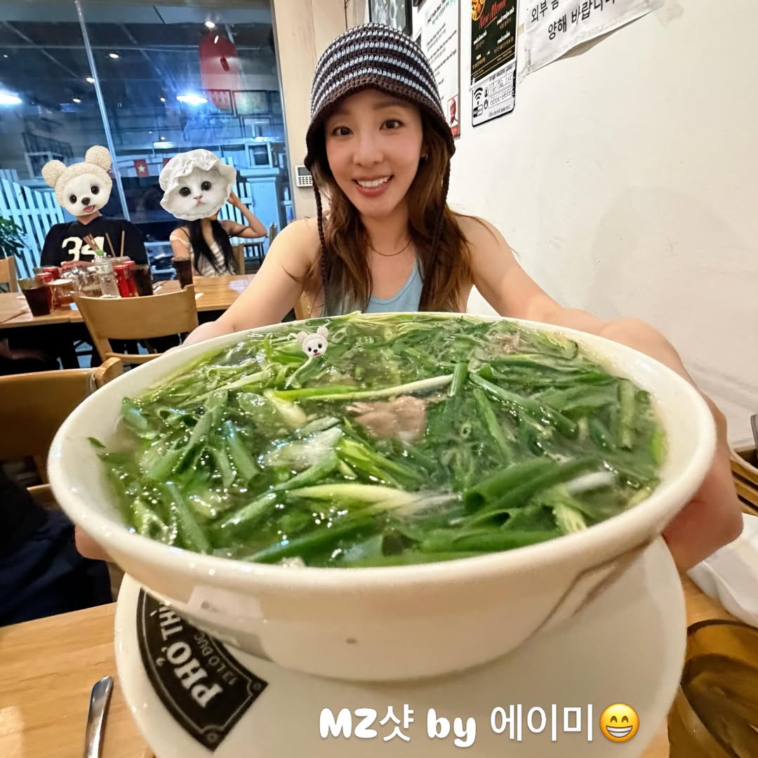 Mỹ nhân Hàn mê phở Việt, gọi bát phở ngập hành khiến dân tình gật gù: