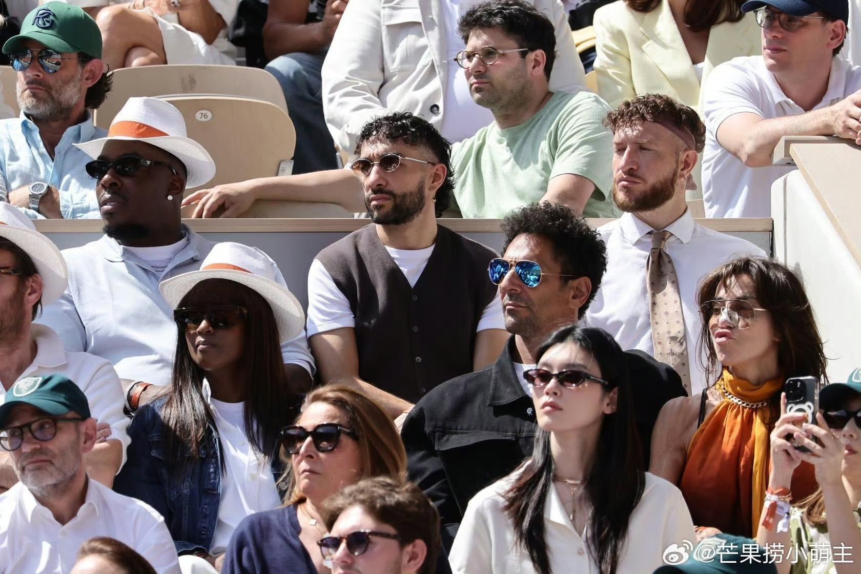 Hề Mộng Dao đi xem trận chung kết đơn nam Roland Garros 2026 sau đám cưới thế kỷ. Ảnh: Weibo