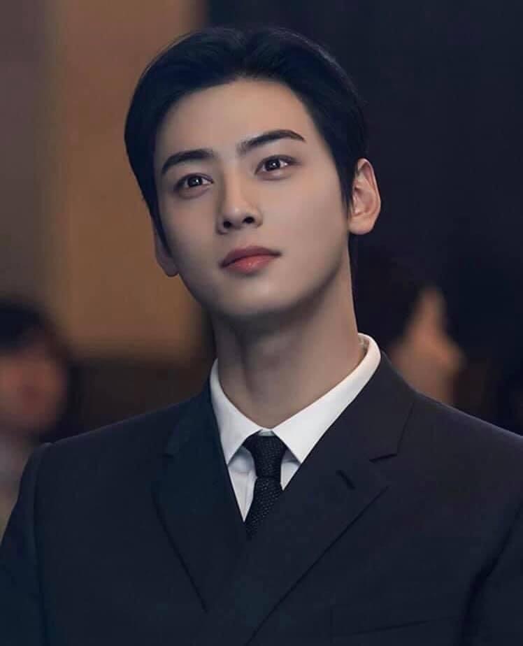 Dù sở hữu hồ sơ gần như hoàn hảo, Cha Eun Woo vẫn là cái tên gây tranh luận trong giới chuyên môn