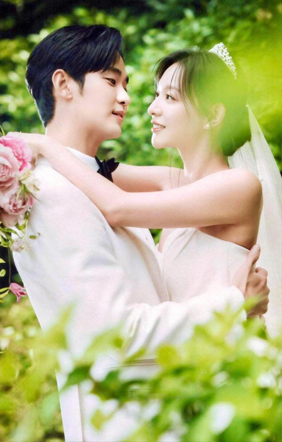Tình trạng mối quan hệ giữa Kim Soo Hyun - Kim Ji Won ở thời điểm hiện tại lại tiếp tục khiến mạng xã hội phải ồn. Ảnh: Naver