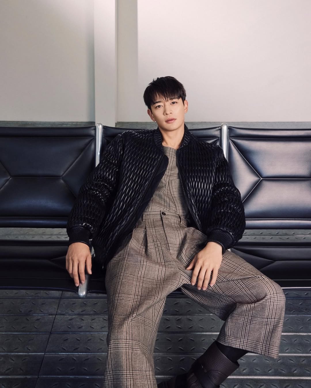 Mỹ nam 9X thành công trên cả lĩnh vực âm nhạc và phim ảnh. Anh và các đồng đội đưa SHINee trở thành nhóm nam huyền thoại là biểu tượng thanh xuân của fan Kpop. Ảnh: Instagram. 