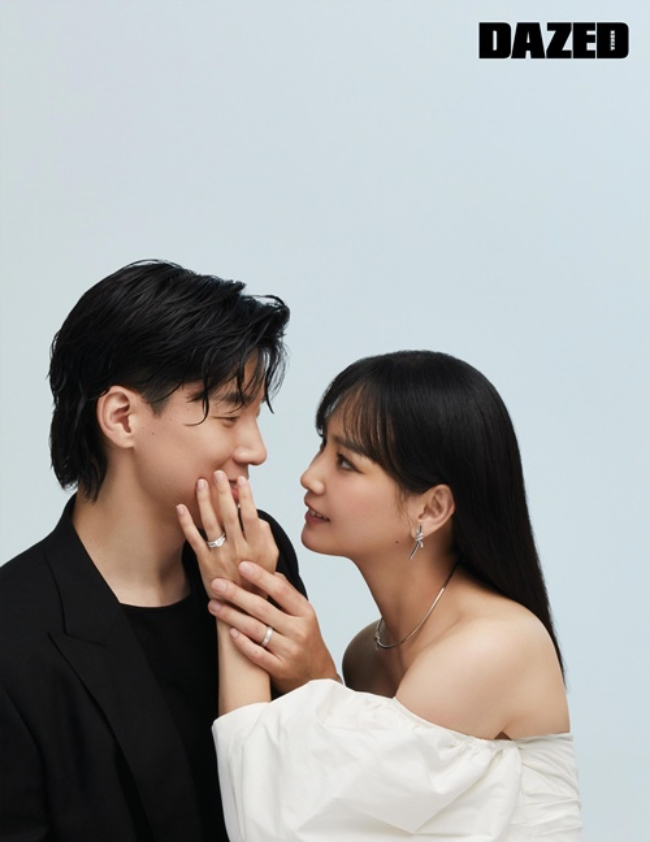 Kim Moo Yeol trượt tay đăng nhầm tin nhắn tỏ tình ở chế độ công khai cho cả nước xem. Ảnh: Nate