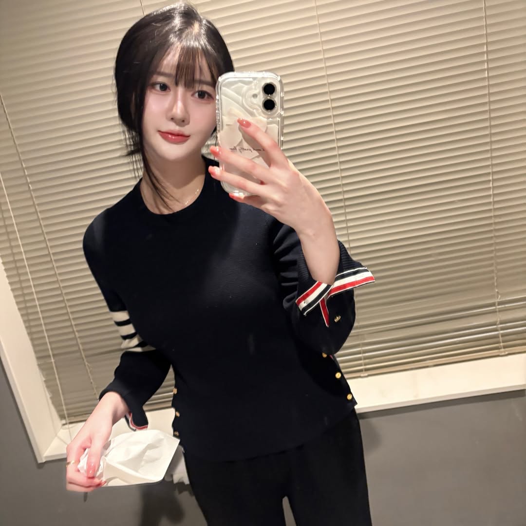 Nhìn lại những hình ảnh xinh đẹp của Kim Yun Seol lúc sinh thời khiến fan không khỏi nhói lòng. Ảnh: IGNV