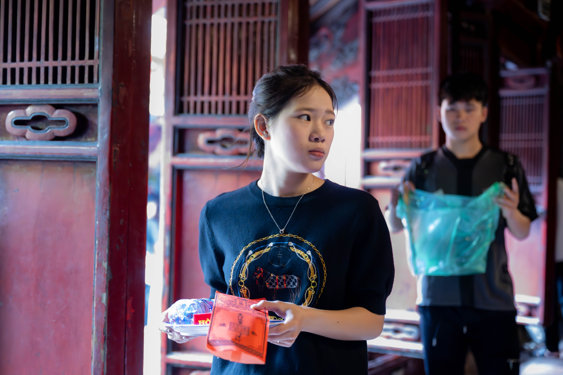 Cảnh tượng mỗi năm chỉ có đúng một lần tại Văn Miếu - Quốc Tử Giám trước giờ G thi tốt nghiệp THPT