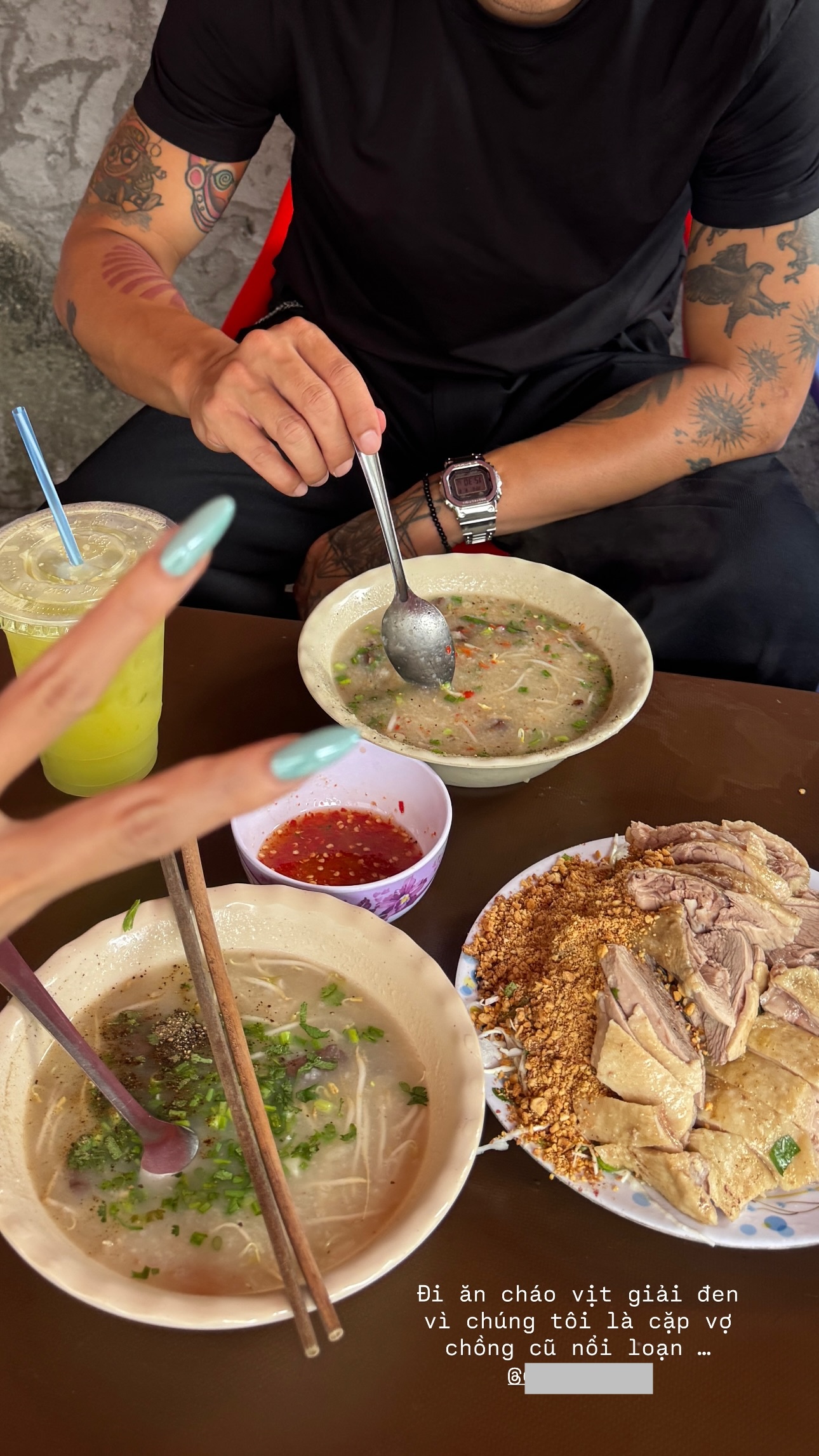 Sau thông báo ly hôn, Hạt Mít check-in với chồng cũ