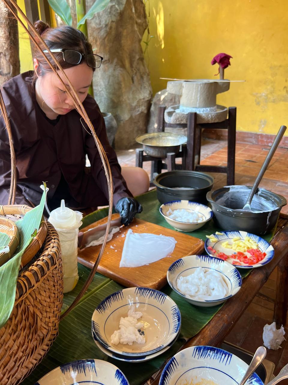 Trải nghiệm nhà hàng có vị trí đắc địa nhất Hội An, tự tay làm tô mỳ quảng vừa ý nhất cuộc đời