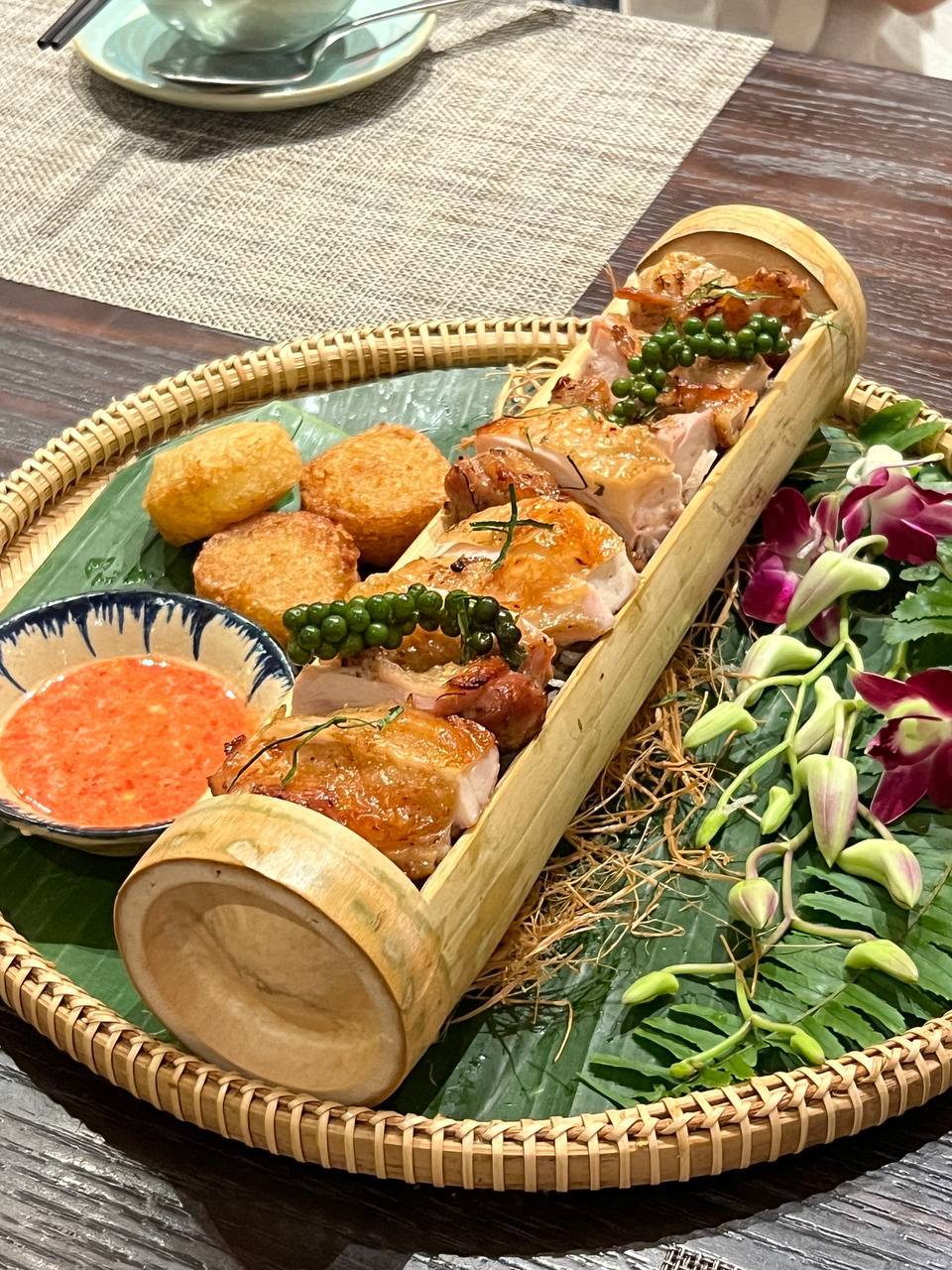 Trải nghiệm nhà hàng có vị trí đắc địa nhất Hội An, tự tay làm tô mỳ quảng vừa ý nhất cuộc đời