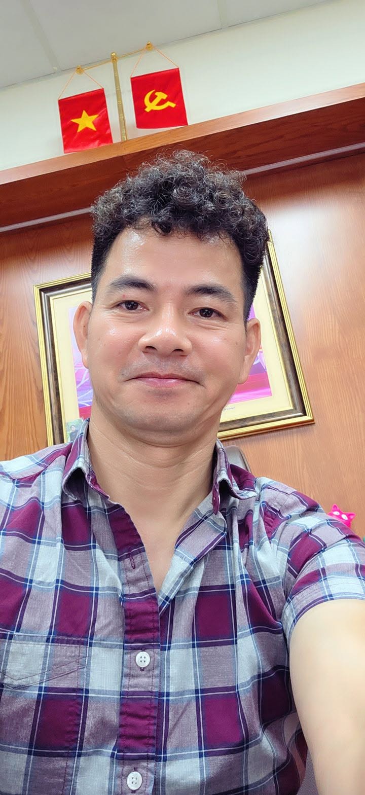 Bức ảnh selfie được nghệ sĩ Xuân Bắc chia sẻ cùng bài đăng