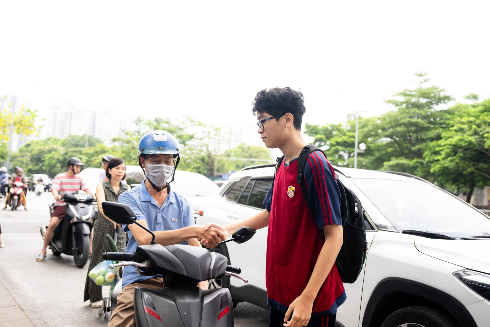 Hết giờ làm bài môn Văn thi tốt nghiệp THPT: Thí sinh ấn tượng với đề kiểu mới