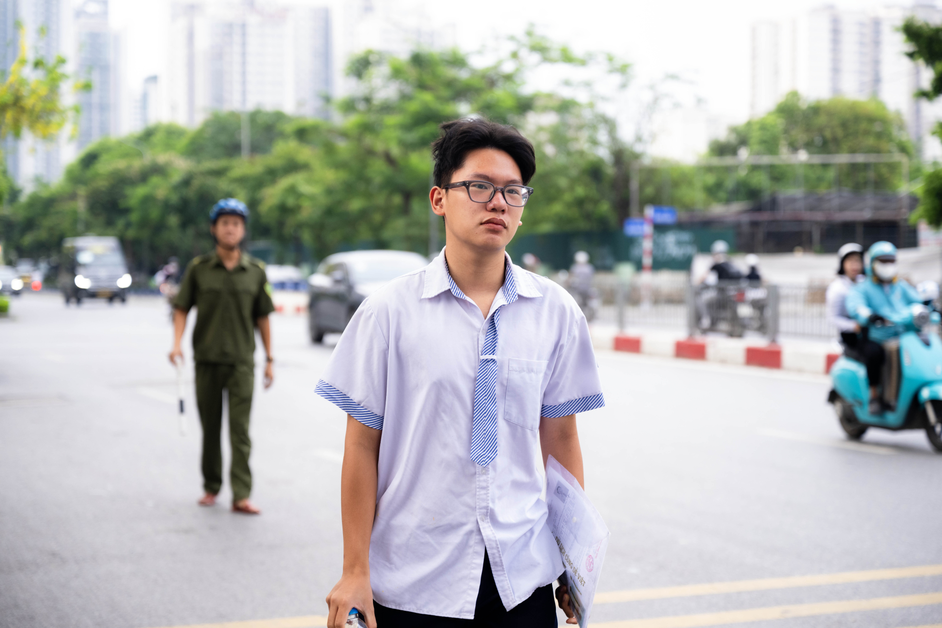 Hết giờ làm bài môn Văn thi tốt nghiệp THPT: Thí sinh ấn tượng với đề kiểu mới