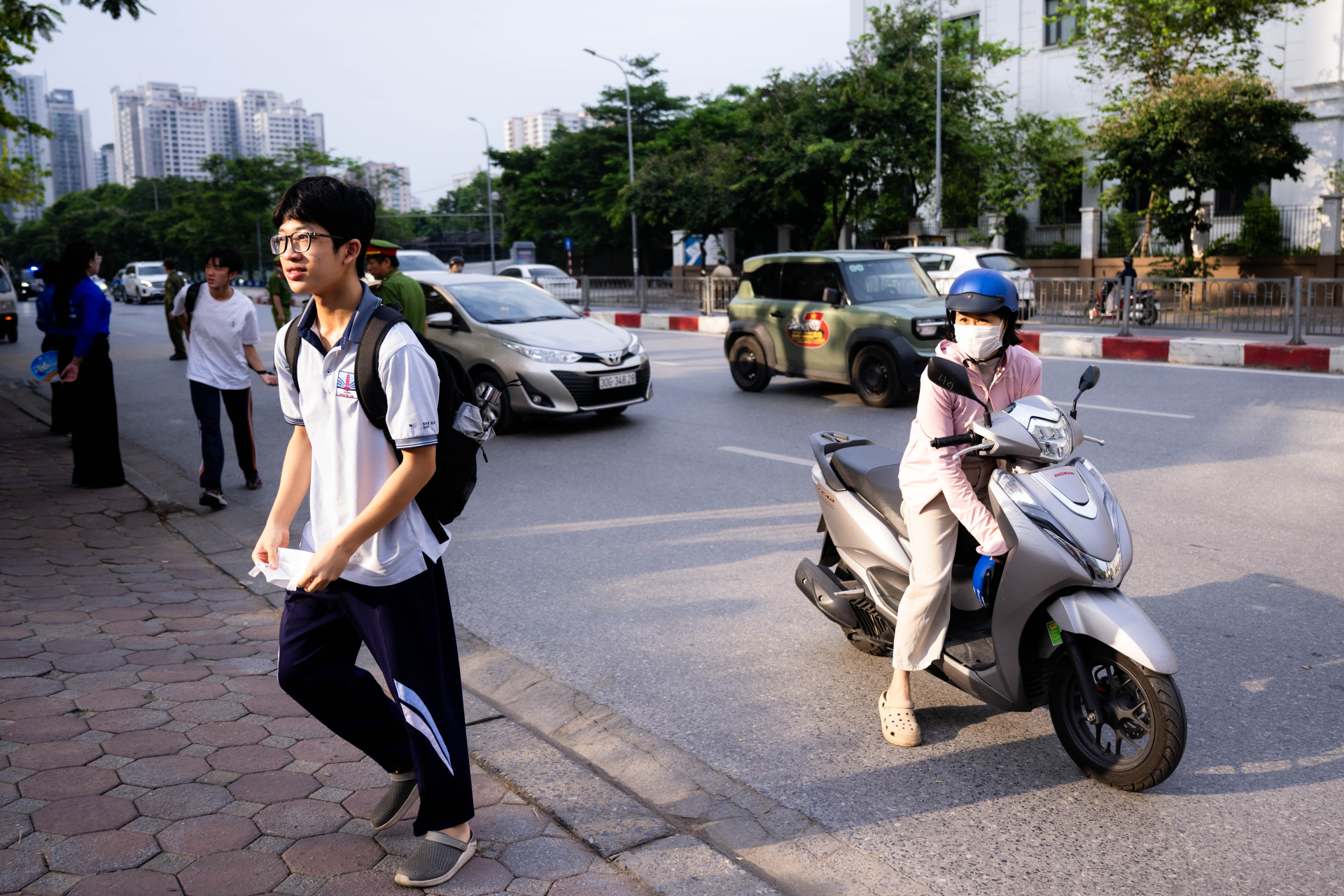 Hết giờ làm bài môn Văn thi tốt nghiệp THPT: Thí sinh ấn tượng với đề kiểu mới