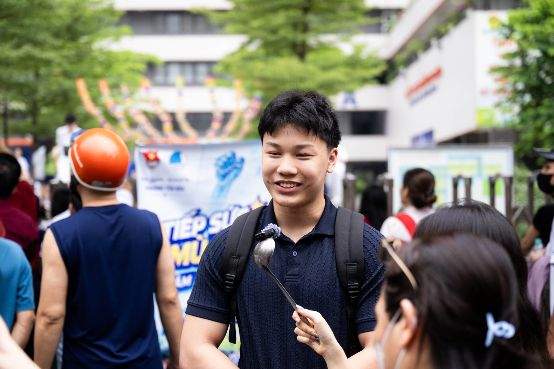 Kết thúc môn Toán thi tốt nghiệp THPT 2026: Thí sinh cười tươi, đề năm nay