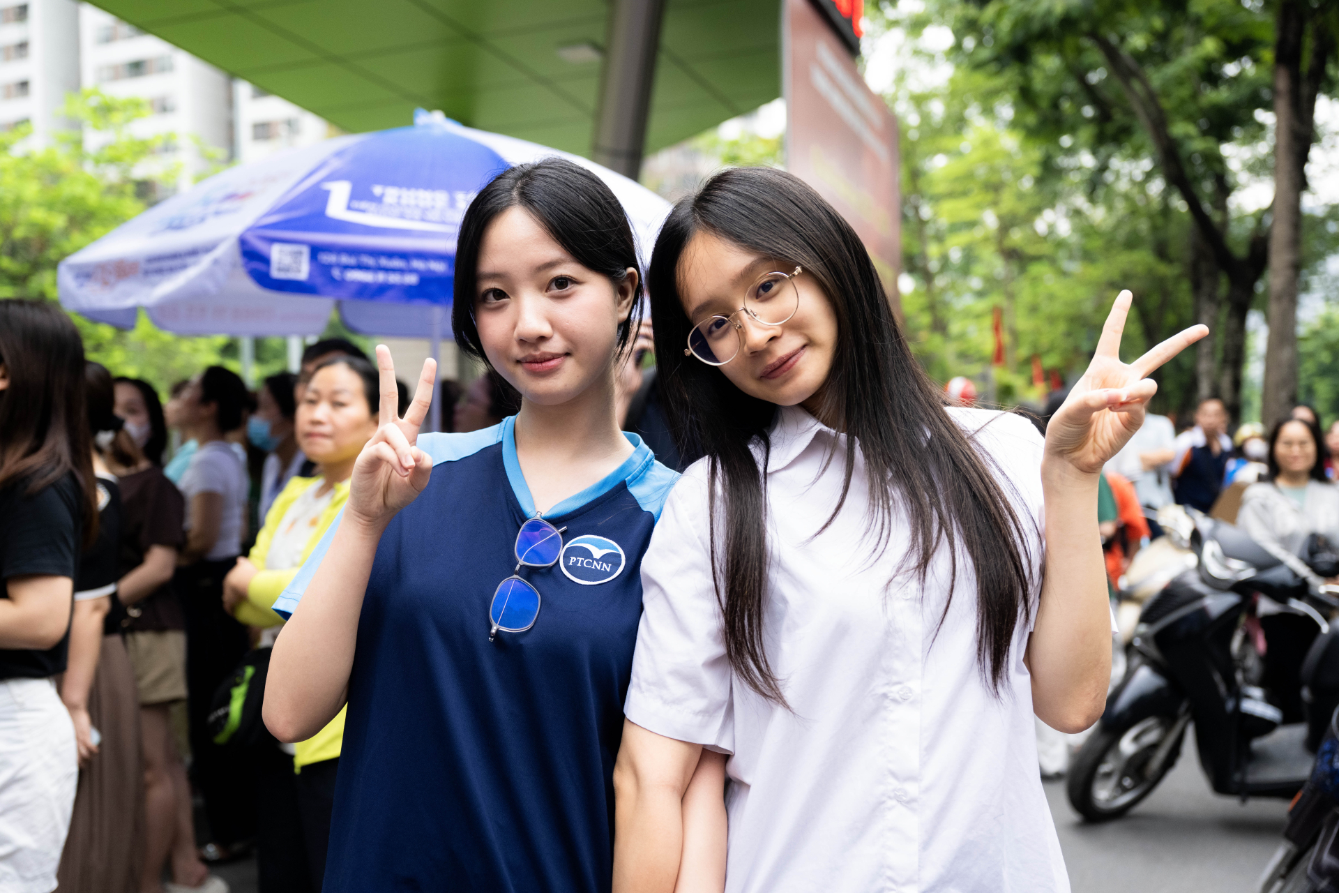 Kết thúc môn Toán thi tốt nghiệp THPT 2026: Thí sinh cười tươi, đề năm nay
