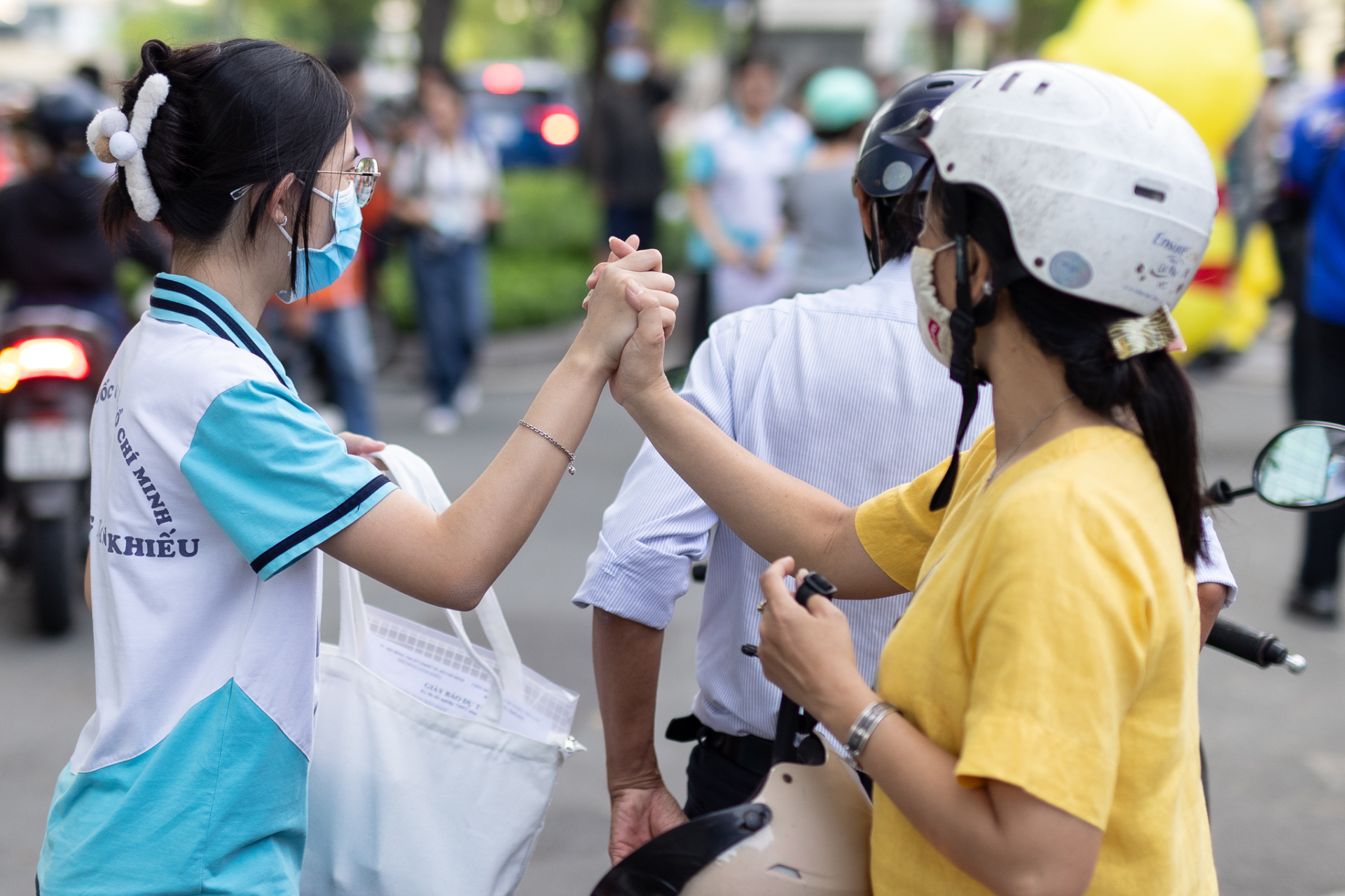 Hết giờ làm bài môn Văn thi tốt nghiệp THPT: Thí sinh ấn tượng với đề kiểu mới