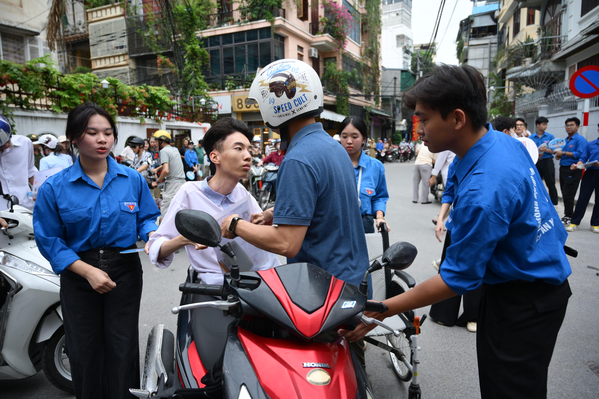 Chiều nay, 1,2 triệu sĩ tử cả nước tiếp tục