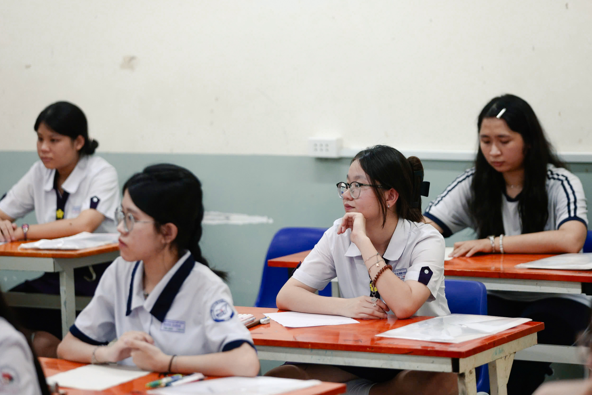 Thi tốt nghiệp THPT 2026 buổi thứ 2: Toán trắc nghiệm, khó nhằn hay dễ thở?