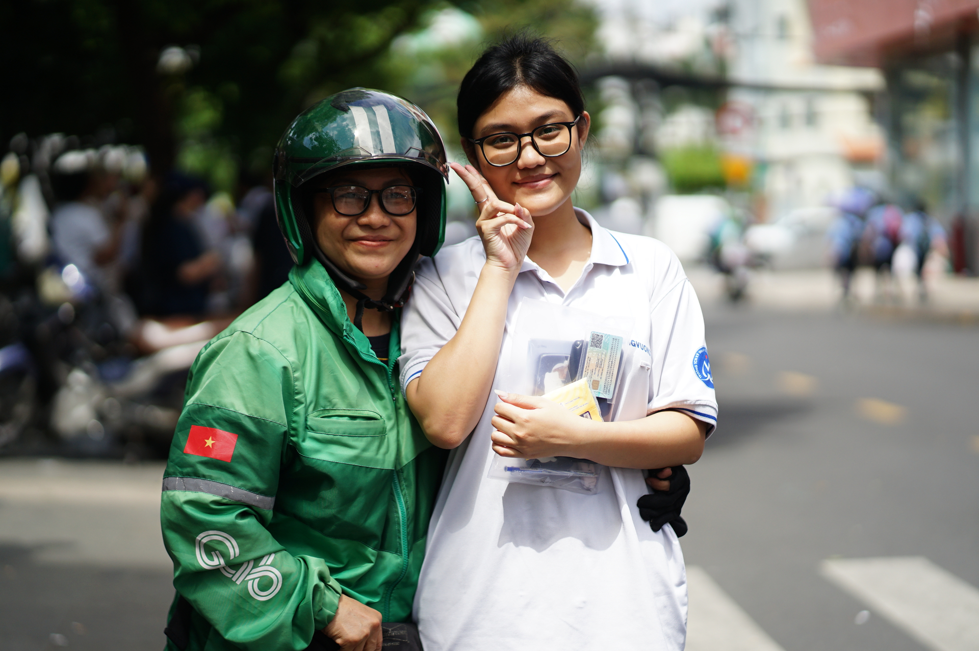 Hết giờ làm bài môn Văn thi tốt nghiệp THPT: Thí sinh ấn tượng với đề kiểu mới